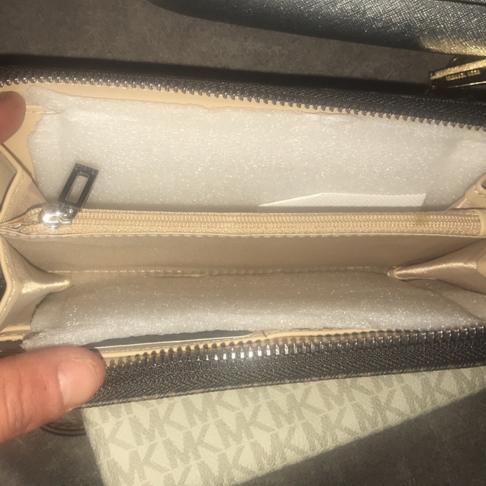 Guess wallet brand new with tags